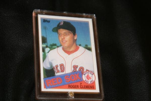 ROGER CLEMENS TOPPS ROOKIE