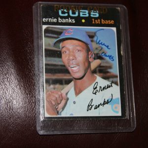 ERNIE BANKS Autographed TOPPS CARD