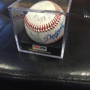 1981 LA DODGERS TEAM AUTOGRAPHED BASEBALL.