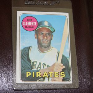 ROBERTO CLEMENTE TOPPS CARD