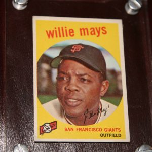WILLIE MAYS TOPPS CARD