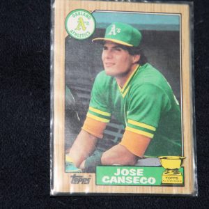 JOSE CANSECO TOPPS ROOKIE CARD