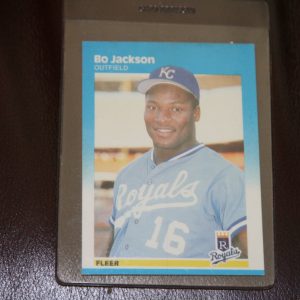 BO JACKSON FLEER ROOKIE CARD